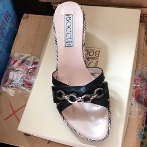 - Bocci sandals size 8 - New
